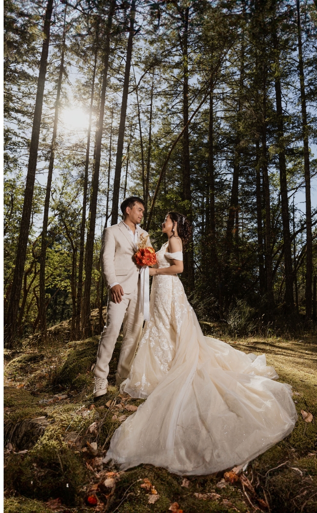 Wedding Couple at Olympic View Golf at Victoria